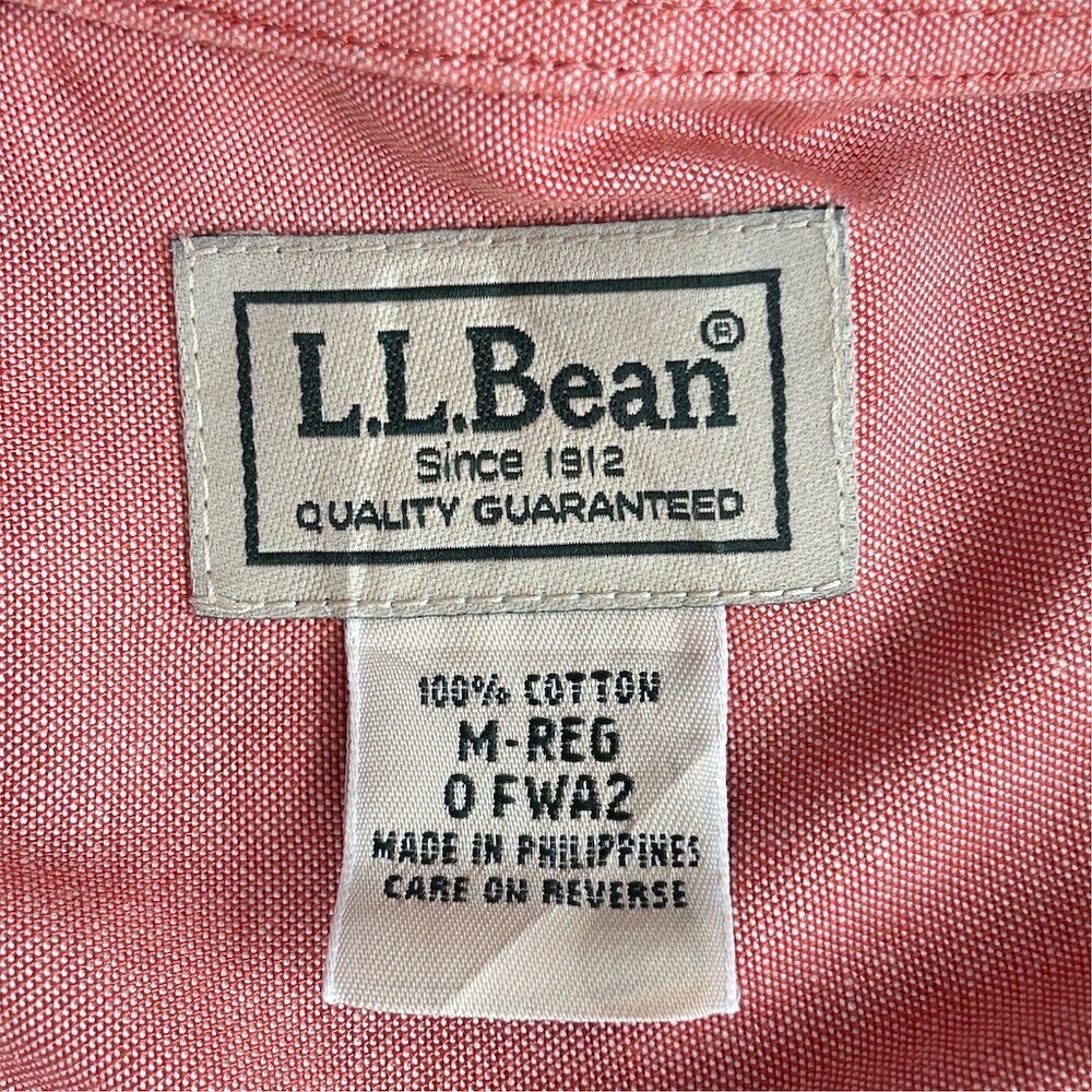 L.L.Bean Oxford Button-Down Shirt Men's Size M Red Long Sleeve Solid - Picture 2 of 8